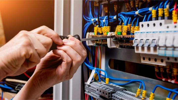 Électricien installateur à Doullens